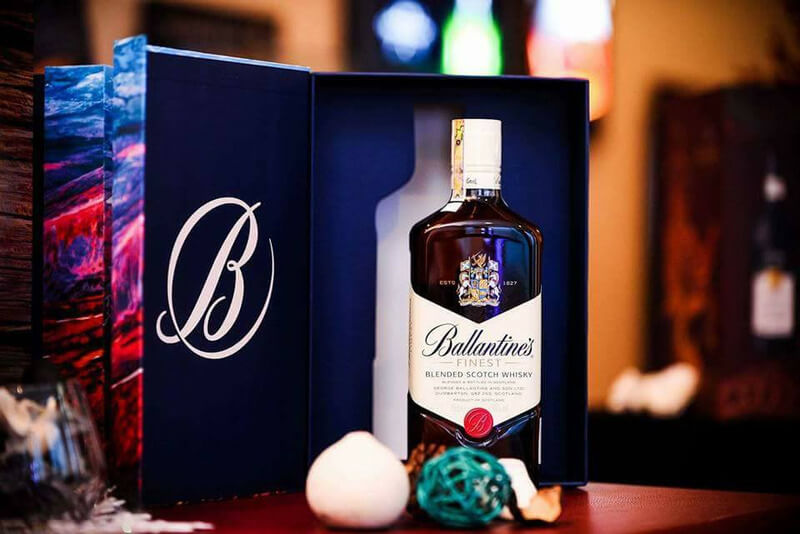 Rượu Ballantines Finest