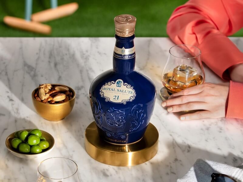 Chivas 21 Royal Salute được phối trộn giữa nhiều loại Whisky Single Malt và grain khác nhau