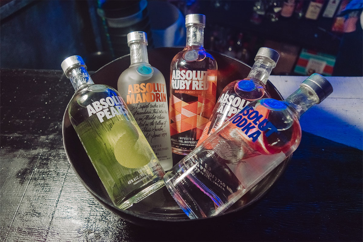 Cách uống Vodka Absolut đúng chuẩn từ chuyên gia 4 Cách uống Vodka Absolut
